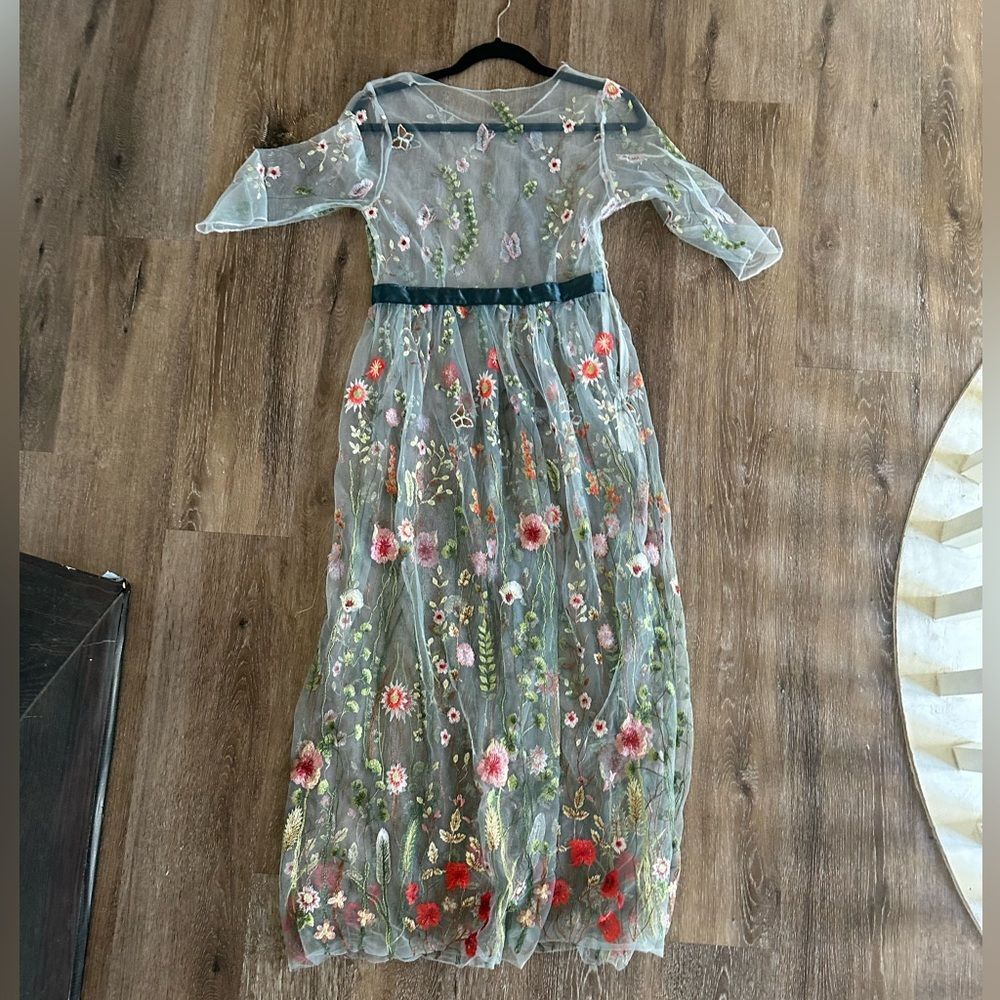 Embroidered Floral Dress Size Small